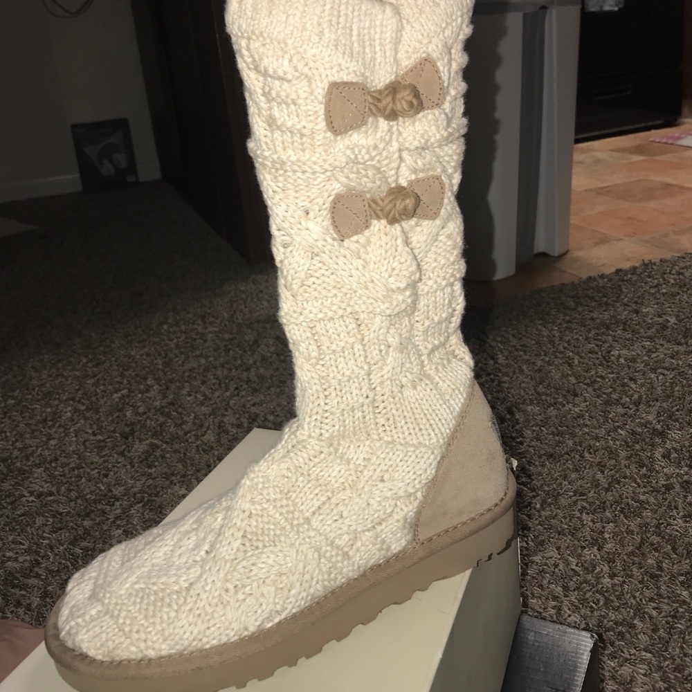 AUTHENTIC UGG BOOTS